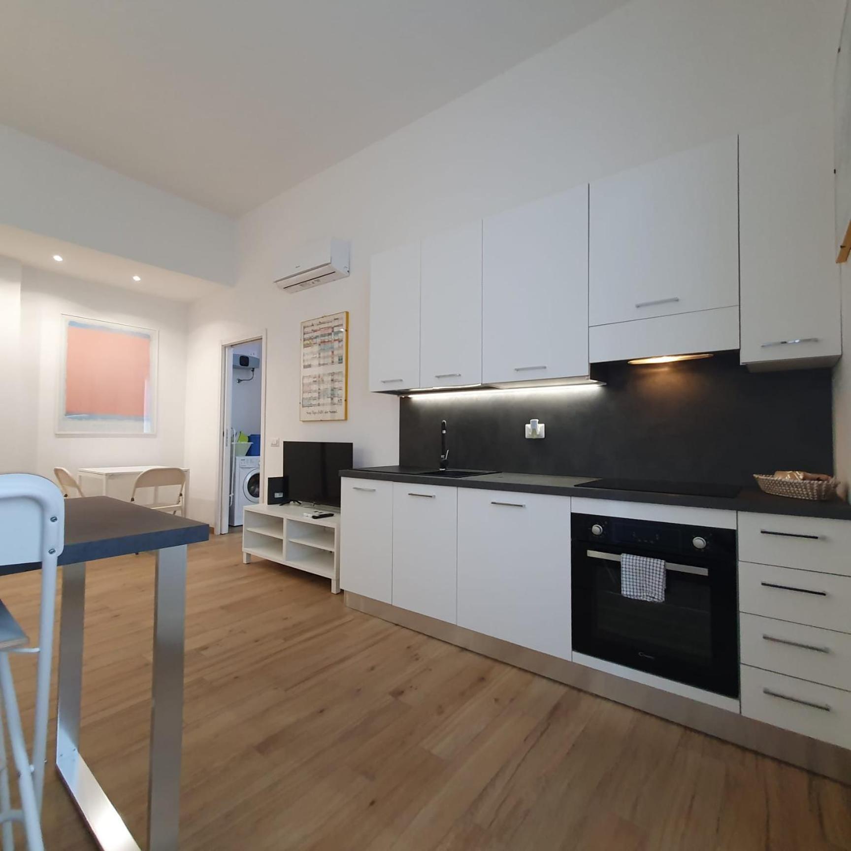 Bnbutler - Grasselli, 8 - Comfy And Newly Renovated Apartment Милано Екстериор снимка