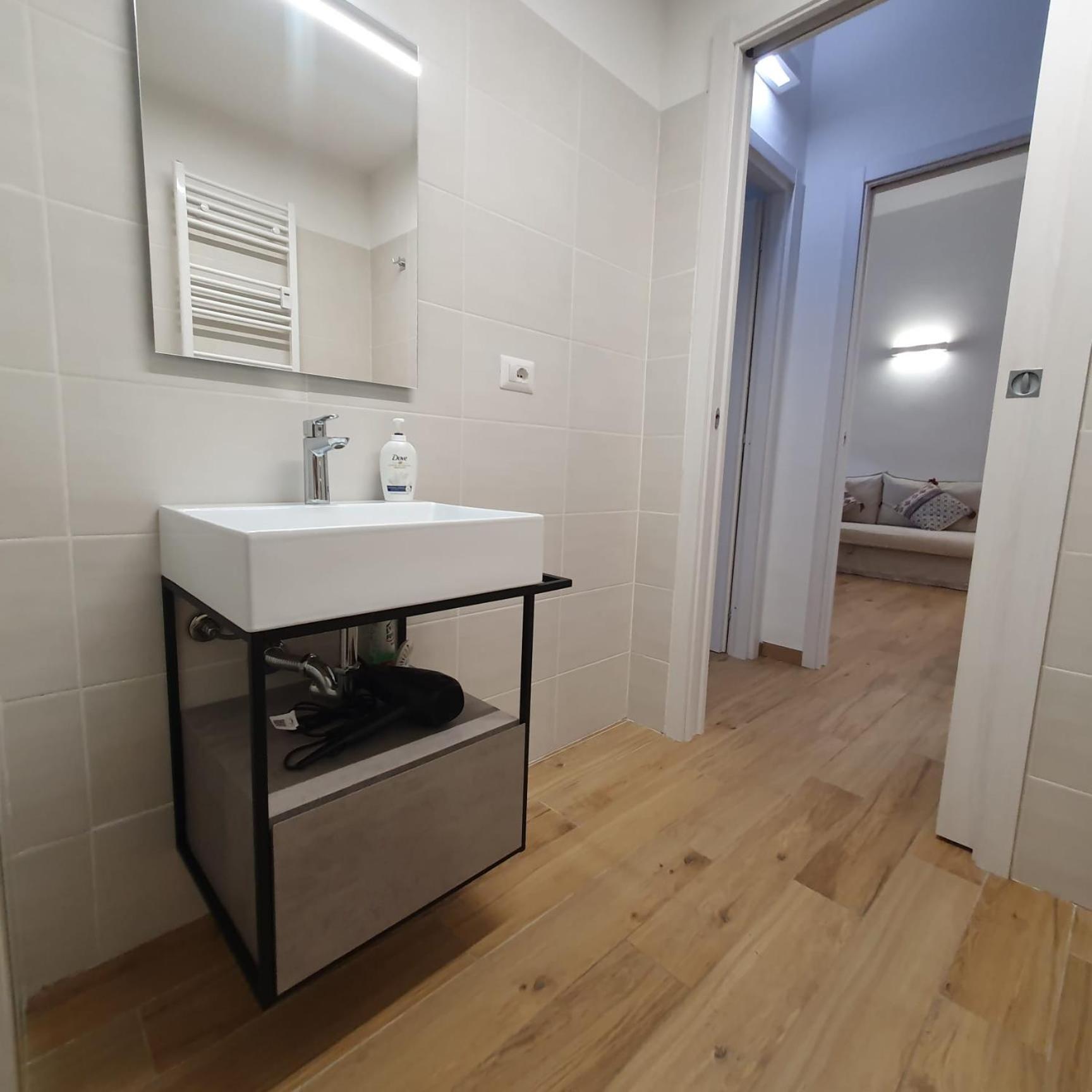 Bnbutler - Grasselli, 8 - Comfy And Newly Renovated Apartment Милано Екстериор снимка