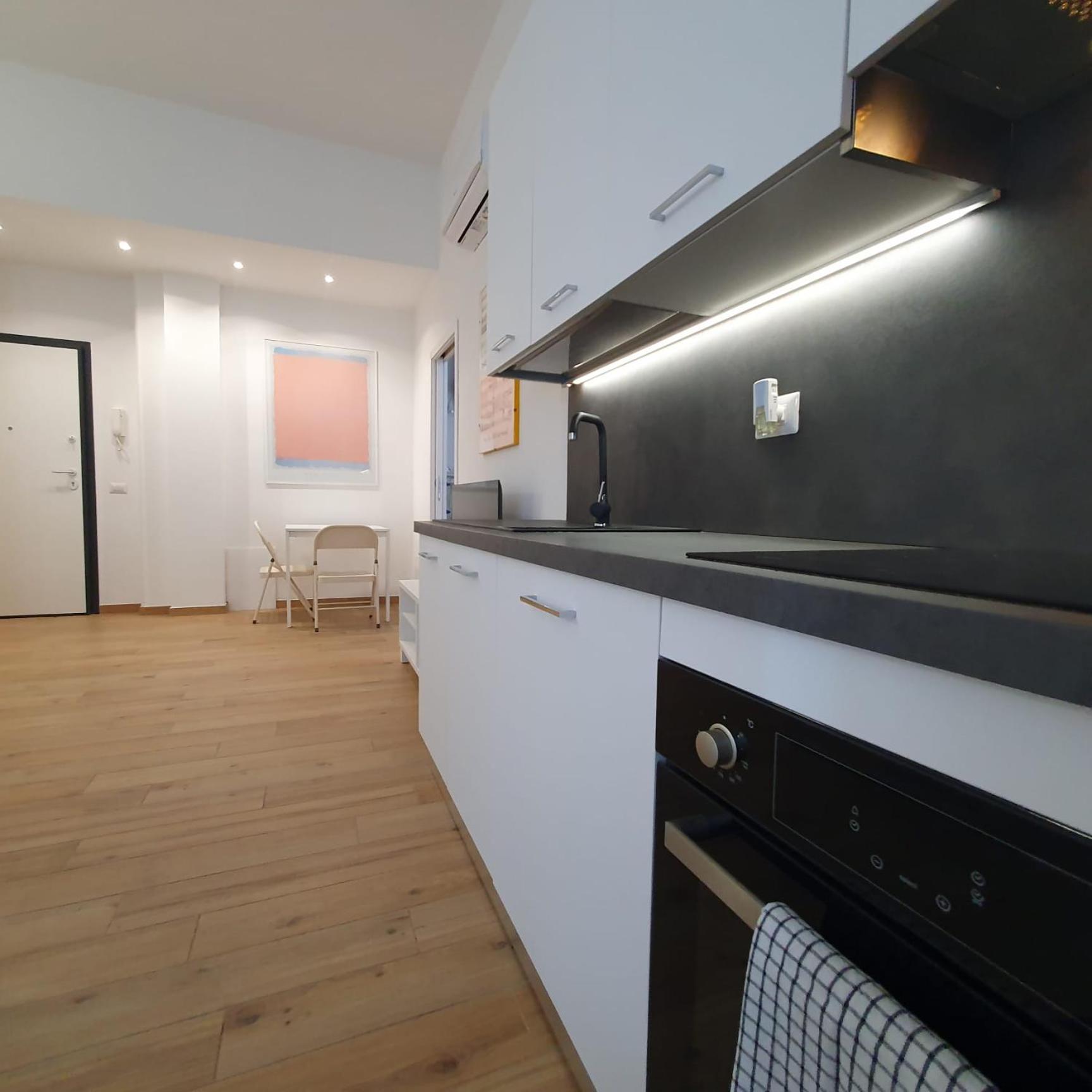 Bnbutler - Grasselli, 8 - Comfy And Newly Renovated Apartment Милано Екстериор снимка